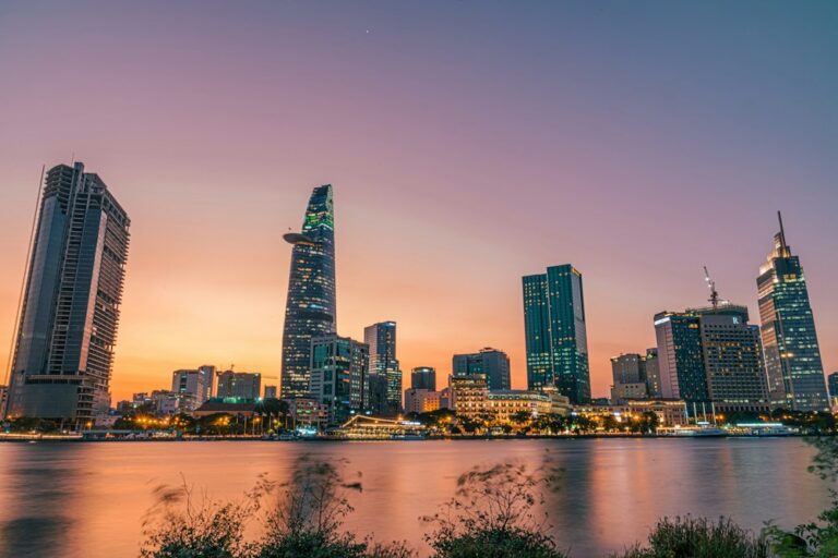 Vé máy bay về Hồ Chí Minh tháng 6 khứ hồi ưu đãi cực rẻ